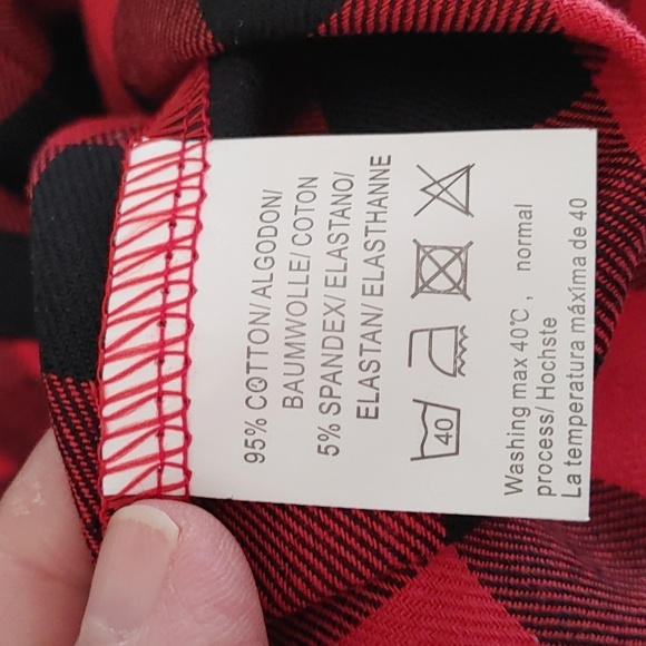🍁NWT Women's Red & Black Plaid Button Down Shirt - Picture 7 of 7